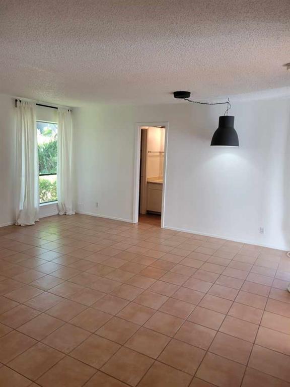 Building Photo - 6810 Thorncliffe Dr