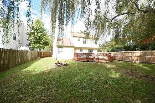 Building Photo - 1549 River Creek Crescent