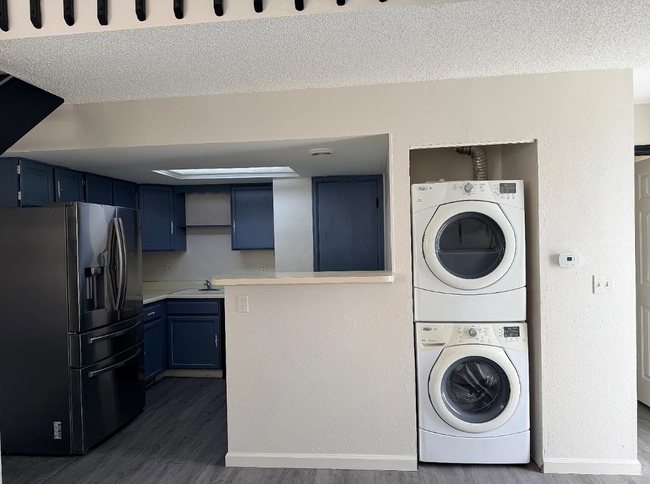 Building Photo - 17132 E Ford Dr