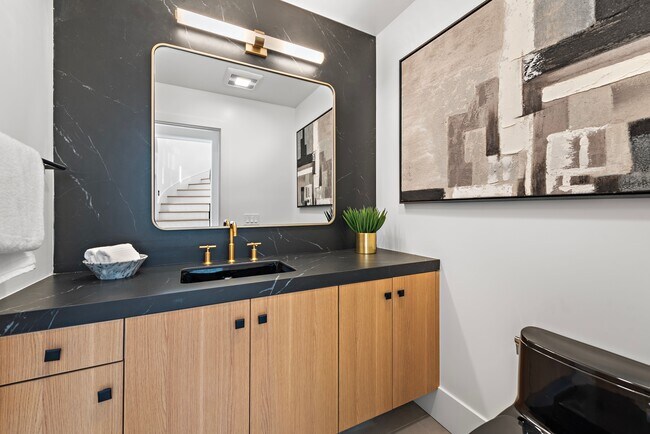 Building Photo - 84 Sidney Bay Dr