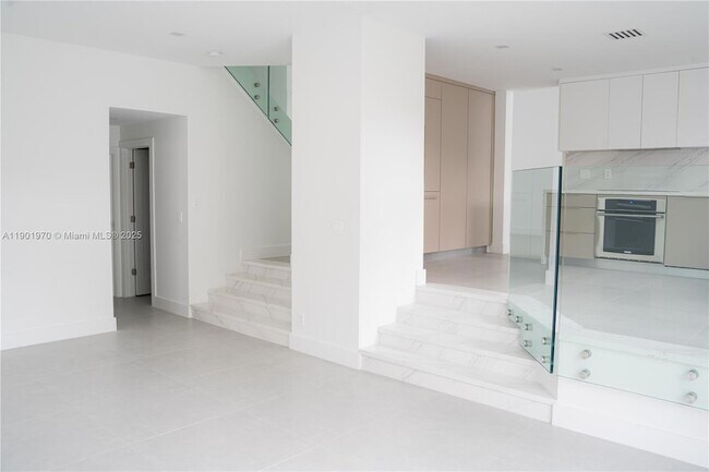 Building Photo - 10996 NW 58th Terrace