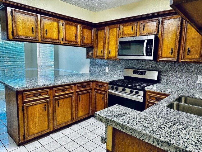 Building Photo - 12726 Stillington Dr