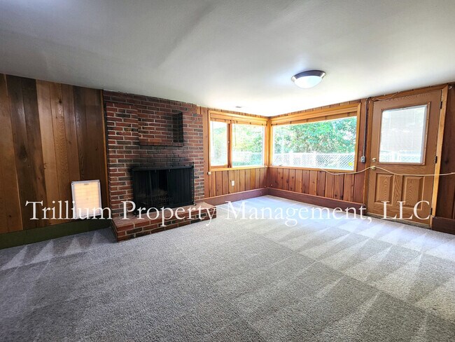 Building Photo - 405 SE 68th Ave
