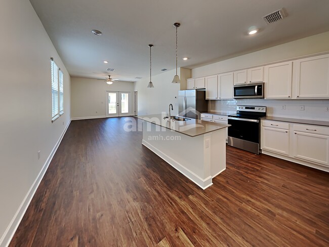 Building Photo - 1010 Walden Woods Dr