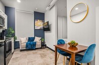 Building Photo - 209 9th St