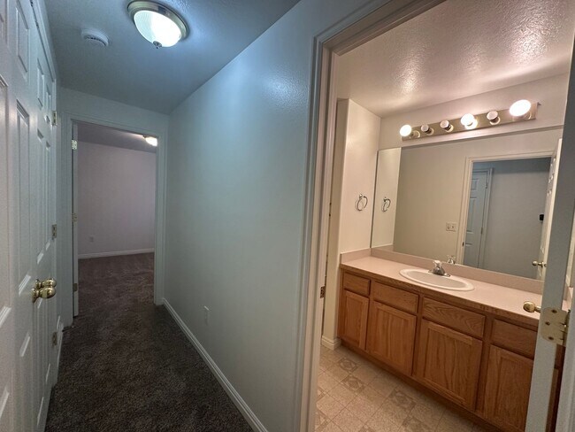 Building Photo - Freshly Painted, New Carpet Throughout - Home For Rent In Springville!!!