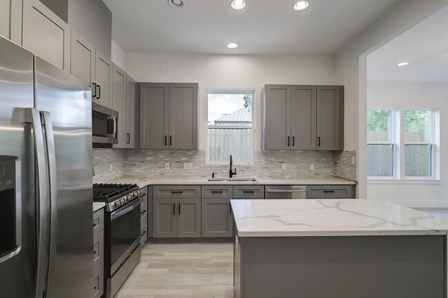 Building Photo - 4304 Sondick Ct