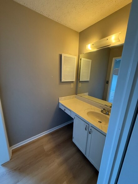 Building Photo - 2353 Gavinley Way