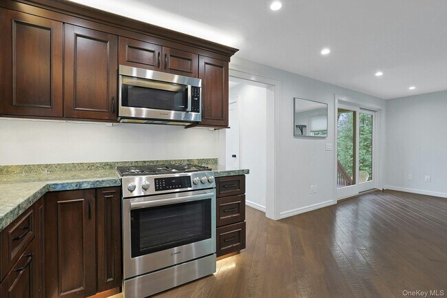 Building Photo - 505 Bedford Rd