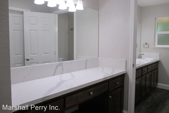 Building Photo - 4 br, 2 bath House - 2307 Crestview Dr.