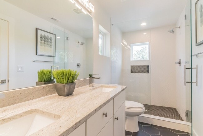 Building Photo - TX-AUS-113DEN