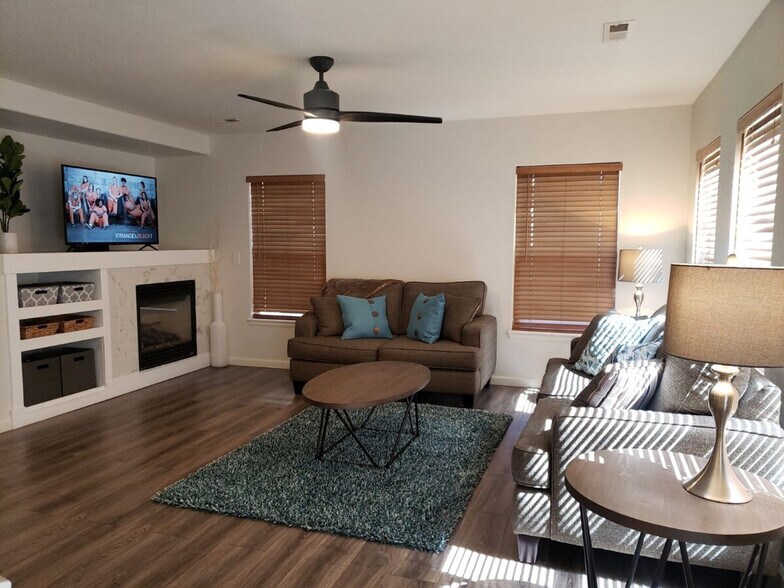 Building Photo - 11811 Bolton Cir