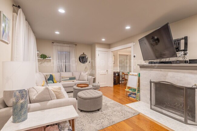 Building Photo - 15 Emerson St