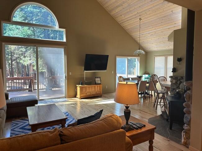 Building Photo - Tahoe Donner Ski Lease