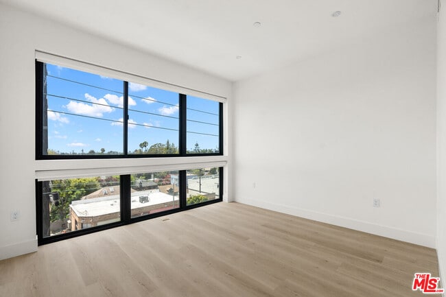 Building Photo - 1808 Lincoln Blvd