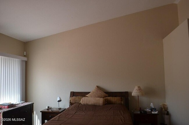 Building Photo - 5461 N Waterfield Dr