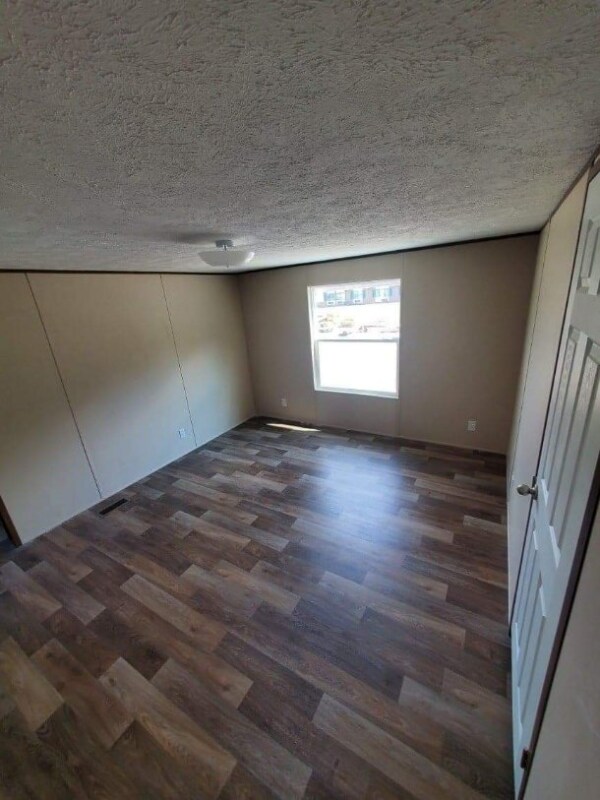 Building Photo - 70 Haney Park