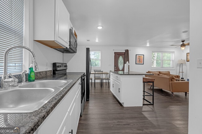 Building Photo - 2533 Godfrey Dr NW