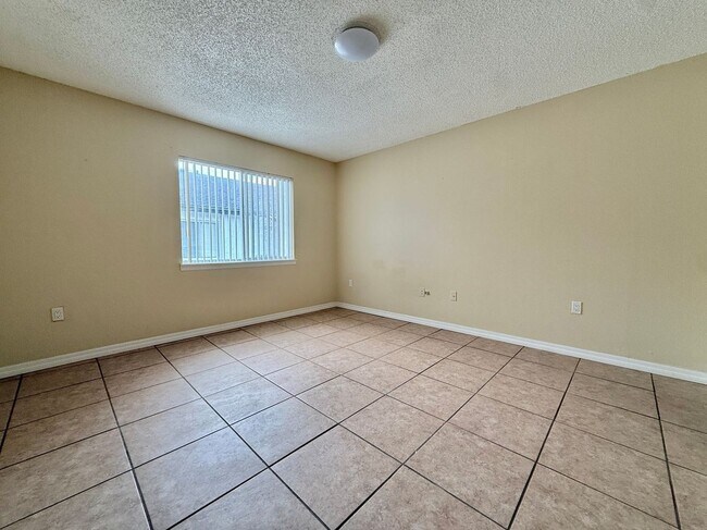 Building Photo - 4149 S Semoran Blvd