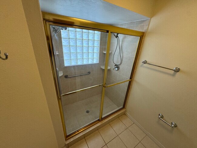 Building Photo - 1003 Chesterfield Cir