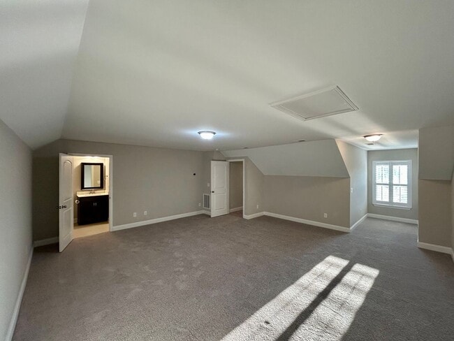 Building Photo - Spacious 3 bed, 3 bath home in Groves Park Commons featuring a modern kitchen, 2-car garage, and ...