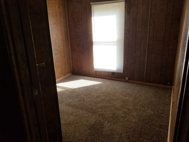 Building Photo - “Comfortable and Convenient” 3 bedroom 2 bathroom