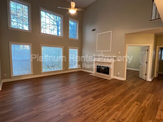 Building Photo - 7170 Belcrest Dr