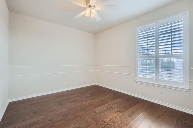Building Photo - 2114 Cliffs Edge Dr