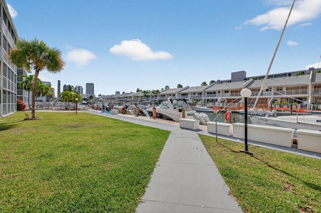 Building Photo - 3550 NE 169th St