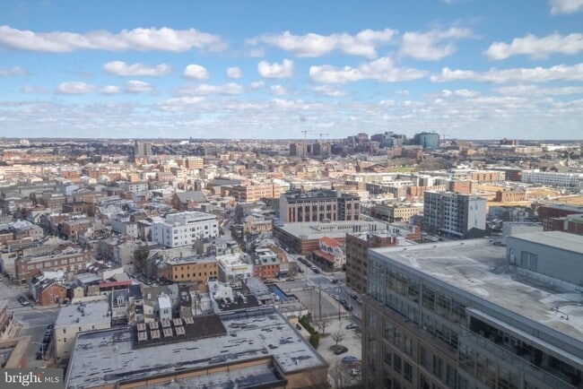 Building Photo - 675 S President St