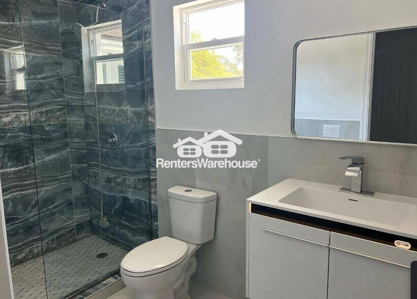 Building Photo - 528 Wideview Ave