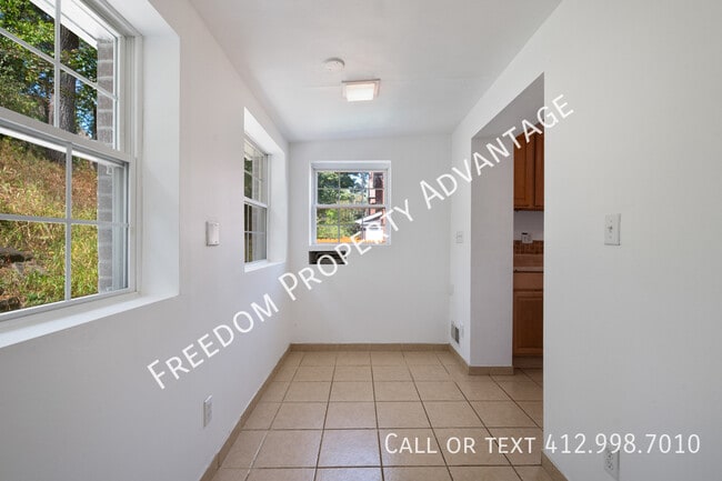 Building Photo - 2642 Mt Royal Rd