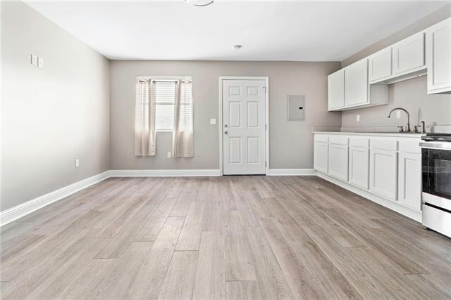 Building Photo - 145 N Anthony St