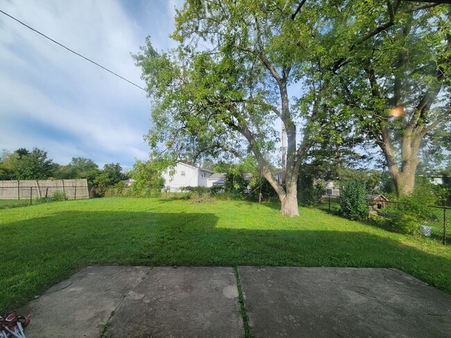 Building Photo - 906 Blackhawk Dr