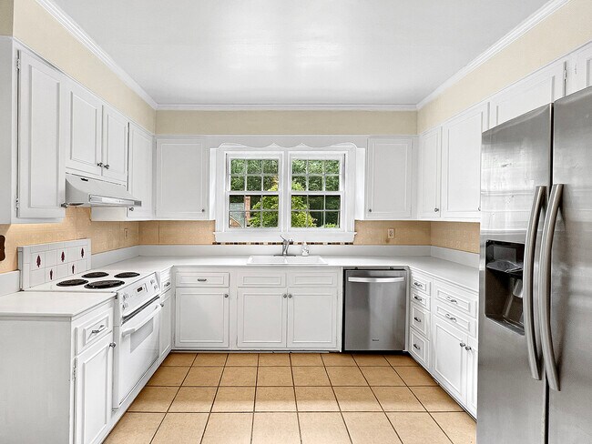 Kitchen - 307 Indian Springs Rd