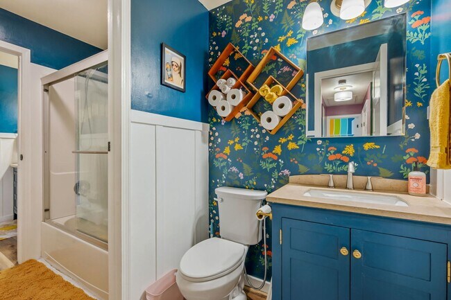 Building Photo - Lovingly Upgraded 2-Bedroom 3rd Floor Condo in Central Fort Collins With Abundant Personality