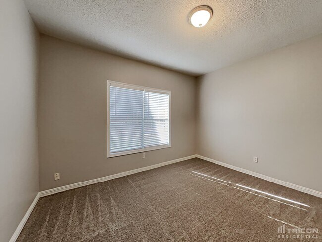 Building Photo - 600 Jill Ct