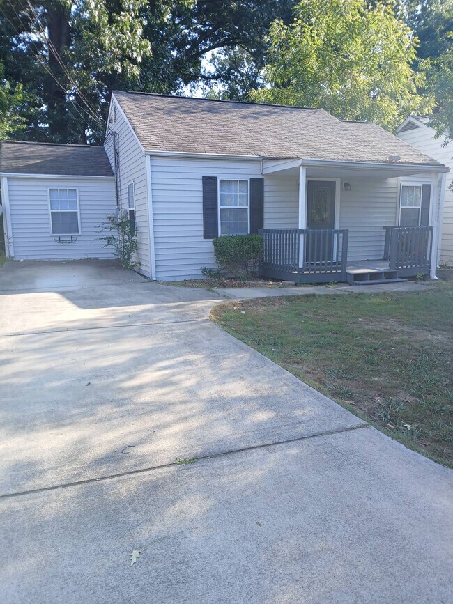 Building Photo - 5353 Bennett Rd