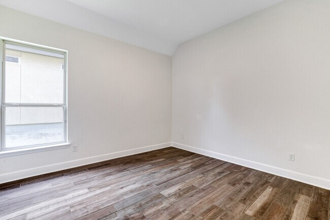 Building Photo - 8626 Glass Gem Dr