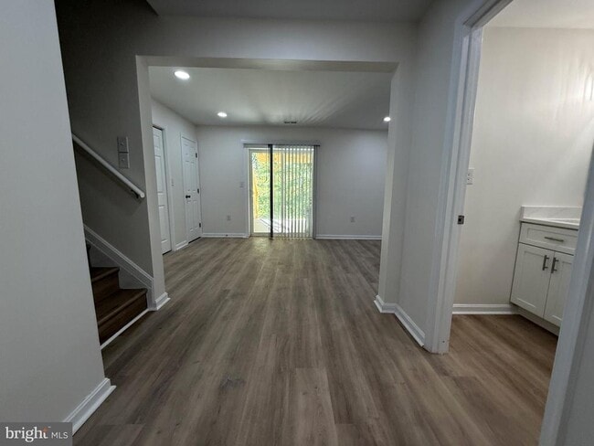 Building Photo - 4 Bright Star Ct