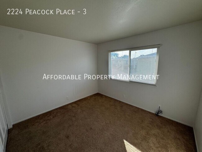 Building Photo - 2224 Peacock Pl