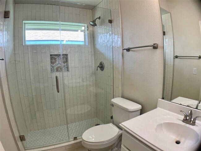 Building Photo - 4409 S Summercrest Loop