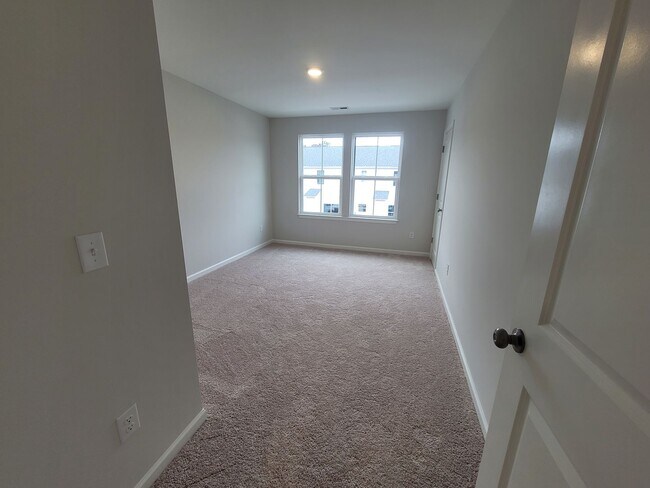 Building Photo - Welcome to our townhouse in the beautiful location of Leland, NC.