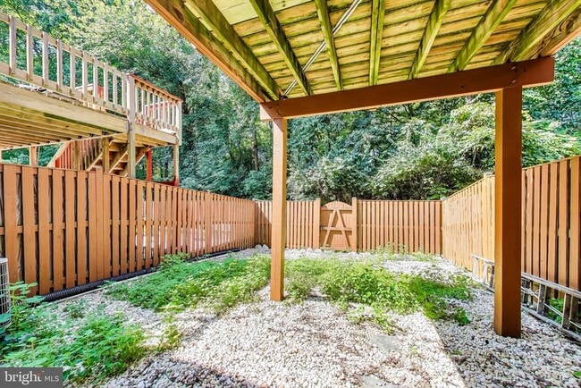 Building Photo - 3027 Mozart Dr