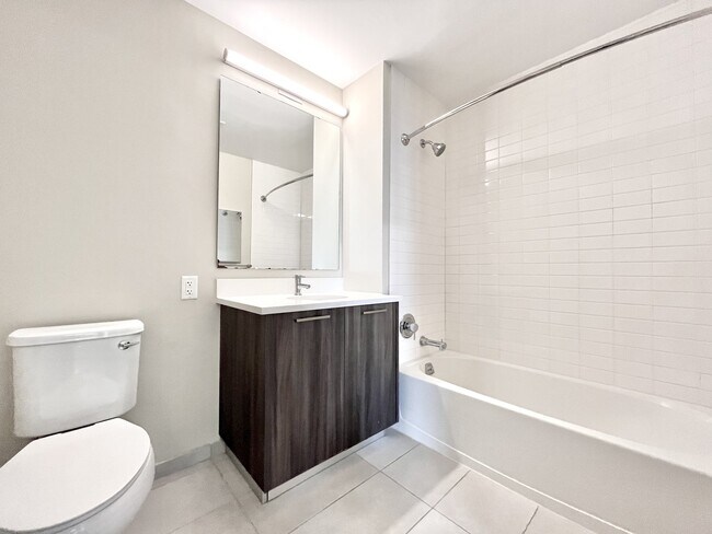 Building Photo - 1524 Sheepshead Bay Rd