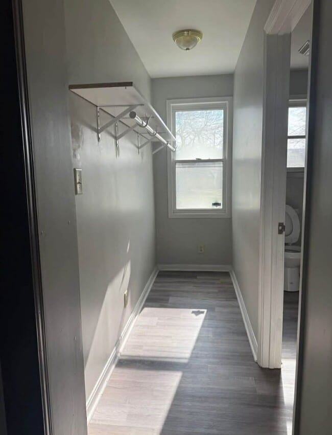 Building Photo - 3 bedroom, 2 bathroom Renovated House