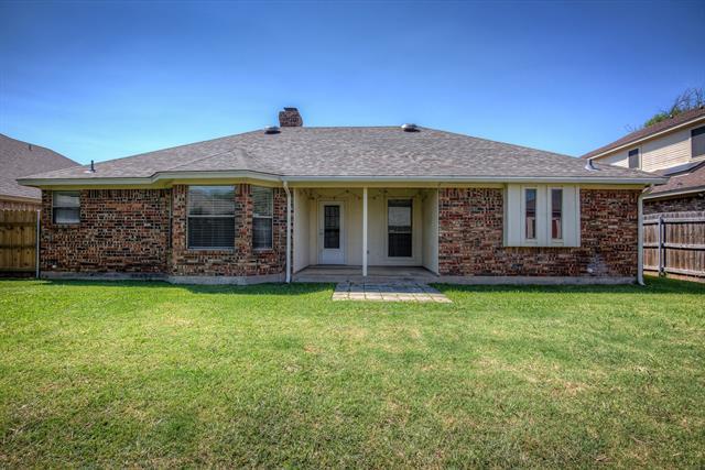 Building Photo - 7909 Tree Leaf Ln