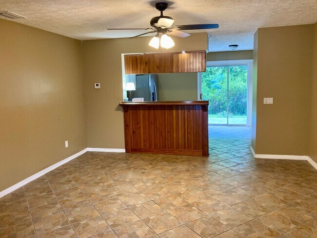 Building Photo - Pelican Cove Condo
