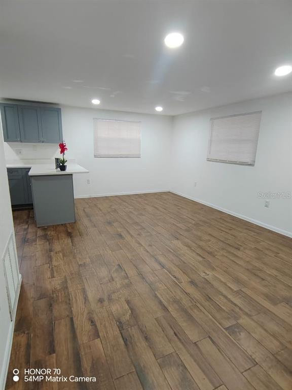 Building Photo - 1103 33rd Ave W