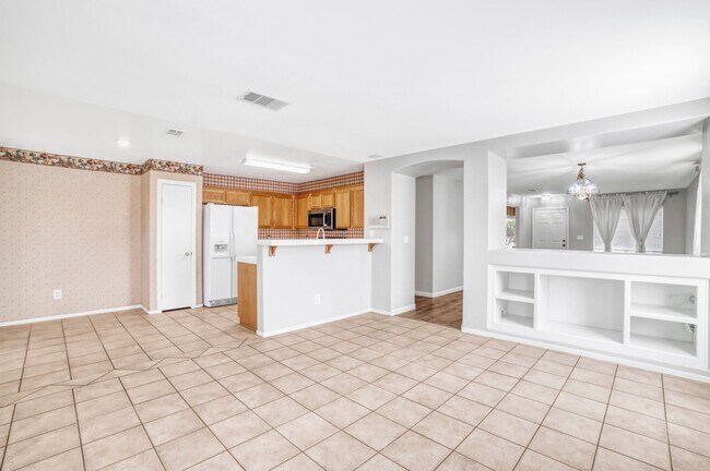 Building Photo - HENDERSON, GATED COMMUNITY, IMMACULATE ONE...